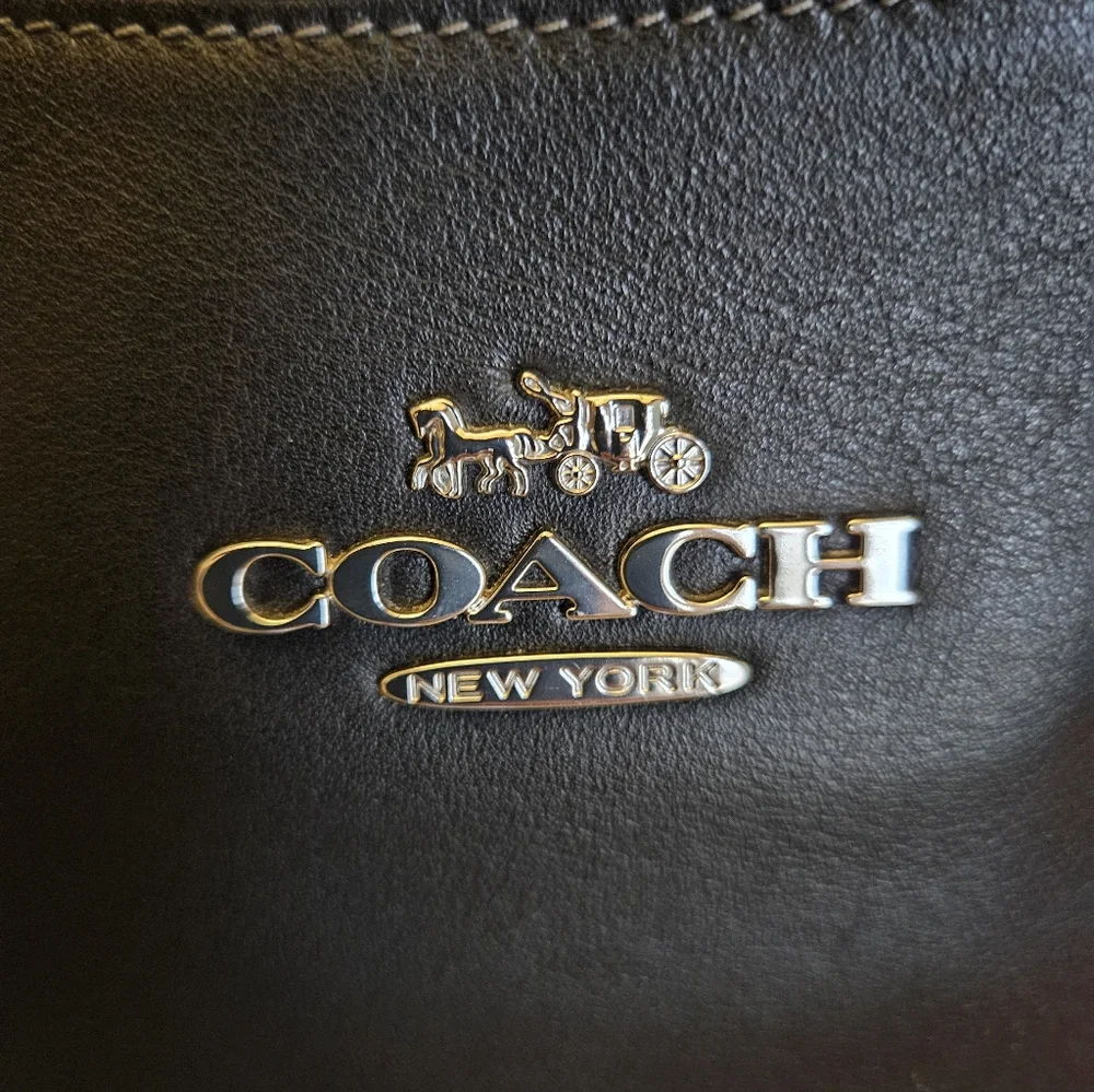 Coach Crossbody Bag - Picture 4 of 9